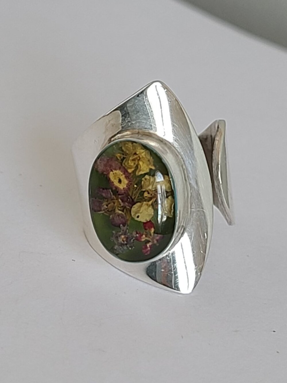 Vintage Chunky Sterling Silver Boho Dried Flower Resin Floral Asymmetrical Ring